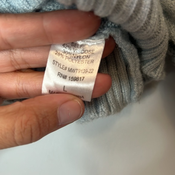 Alter'd States Women's Light Blue Cable Knit Cropped Soft Sweater Size Large - Picture 4 of 5